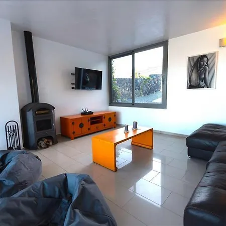 Sleeps 12 With Pool